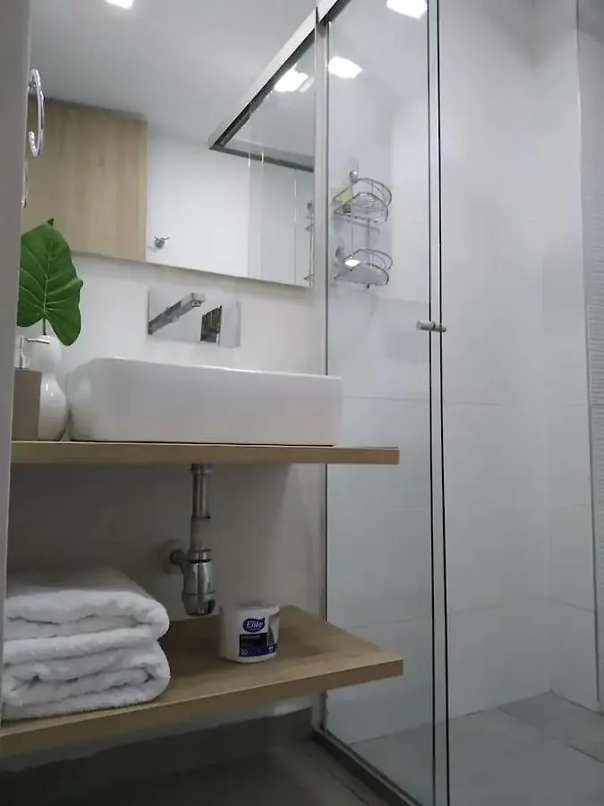 Zenia 70 Living & Suites Medellin 0*,