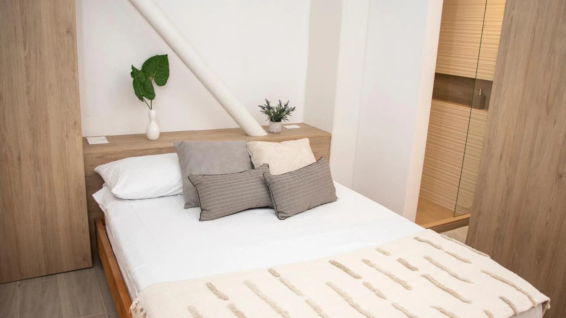 Zenia 70 Living & Suites Medellin 0*,  Colombia