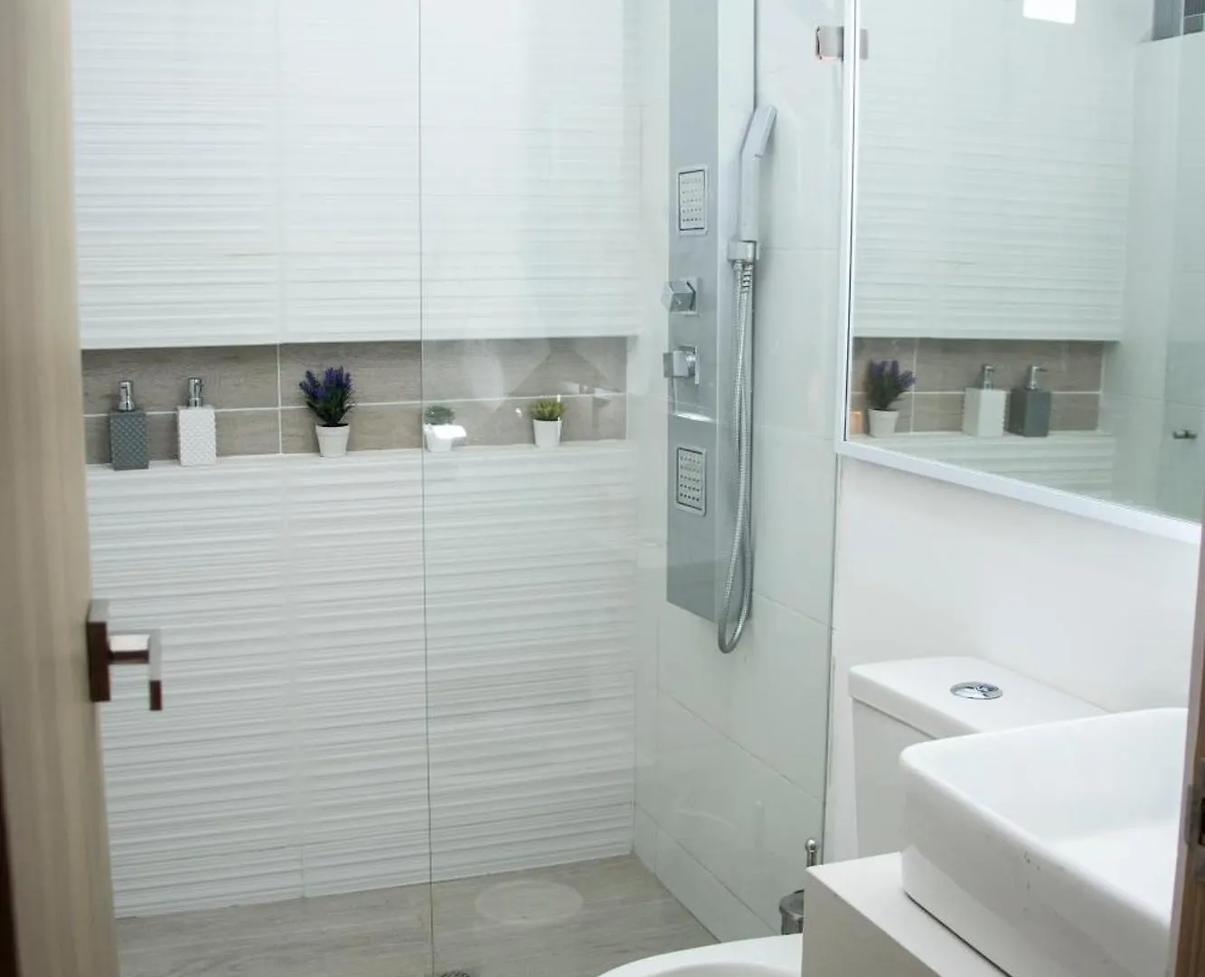 Zenia 70 Living & Suites Medellin 0*,