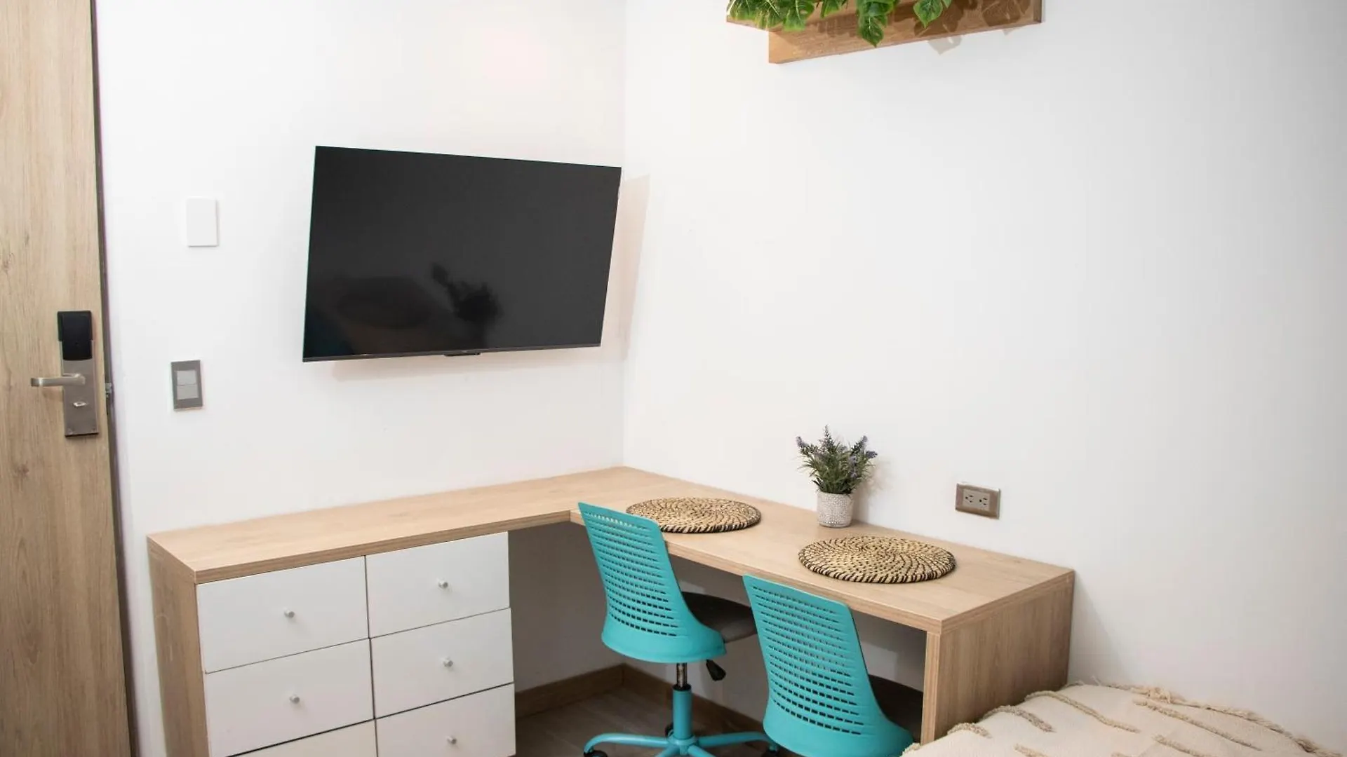 Zenia 70 Living & Suites Medellin Apartment