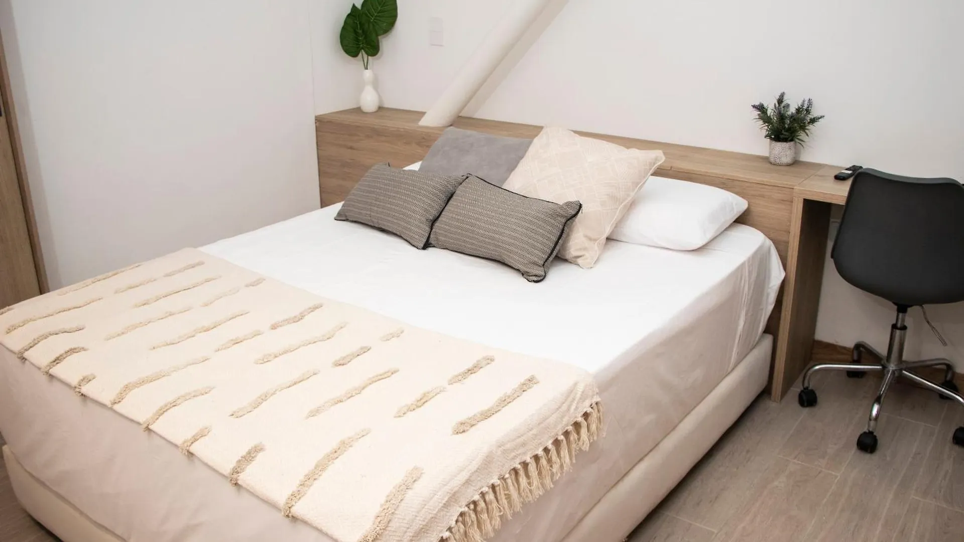 Zenia 70 Living & Suites Medellín 0*,