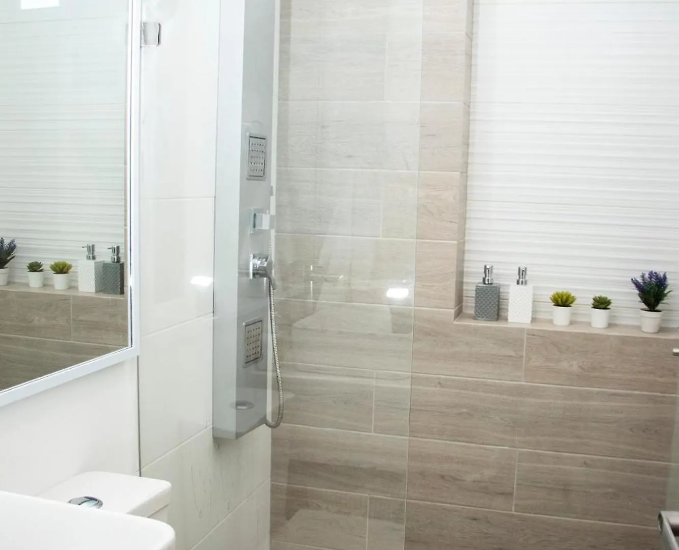 Apartment Zenia 70 Living & Suites Medellin