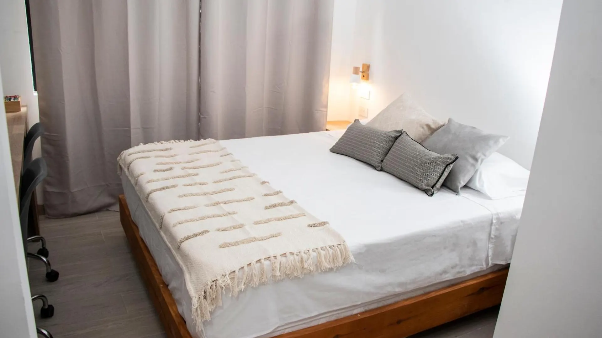 Apartment Zenia 70 Living & Suites Medellin Colombia
