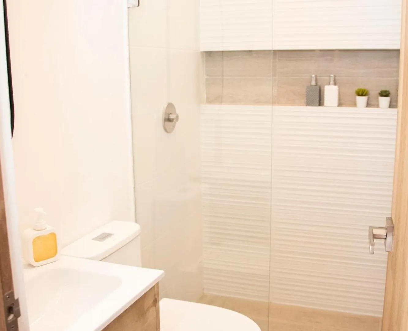 Zenia 70 Living & Suites Medellin Apartment