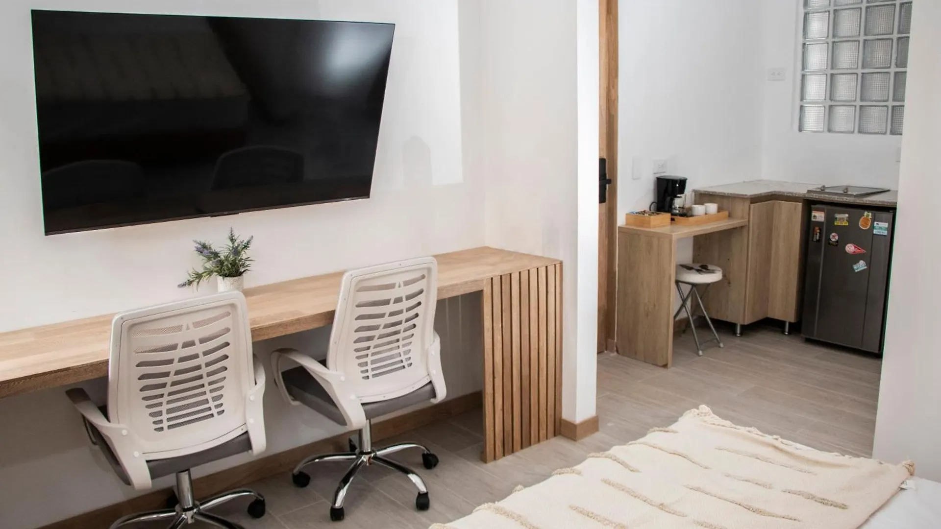 Zenia 70 Living & Suites Medellin 0*,