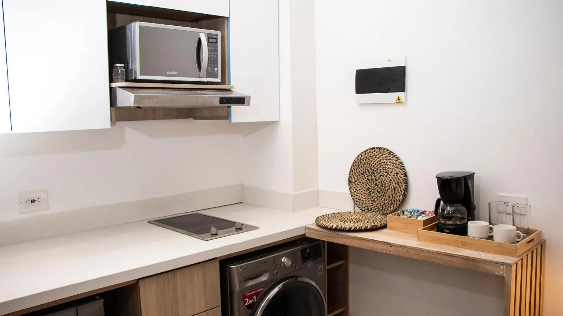 Zenia 70 Living & Suites Medellin 0*,
