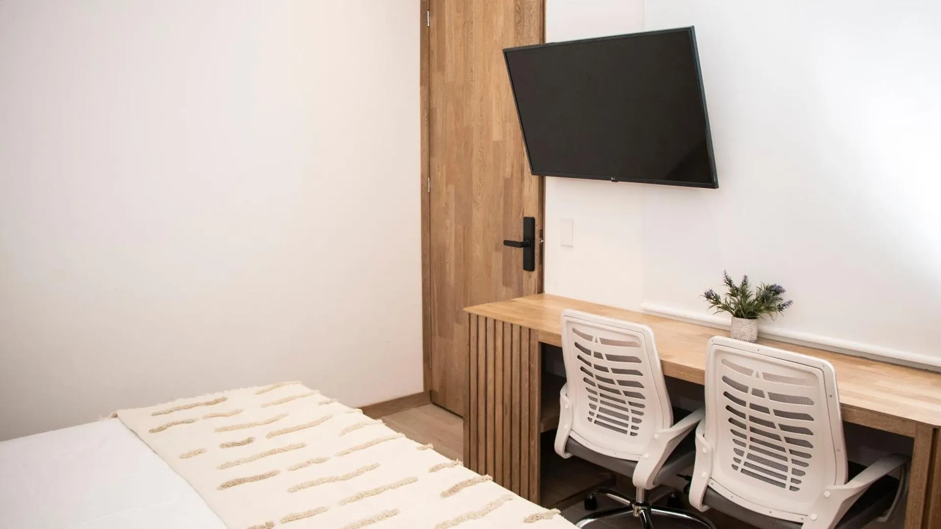 Zenia 70 Living & Suites Medellin Apartment