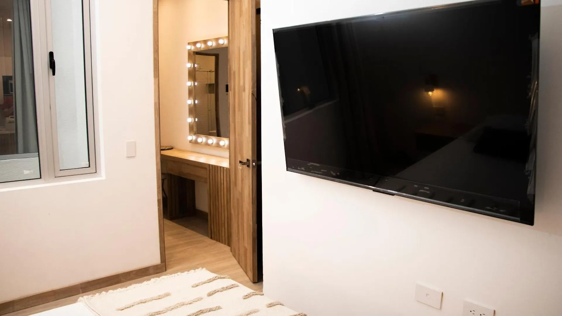 Apartment Zenia 70 Living & Suites Medellin Colombia