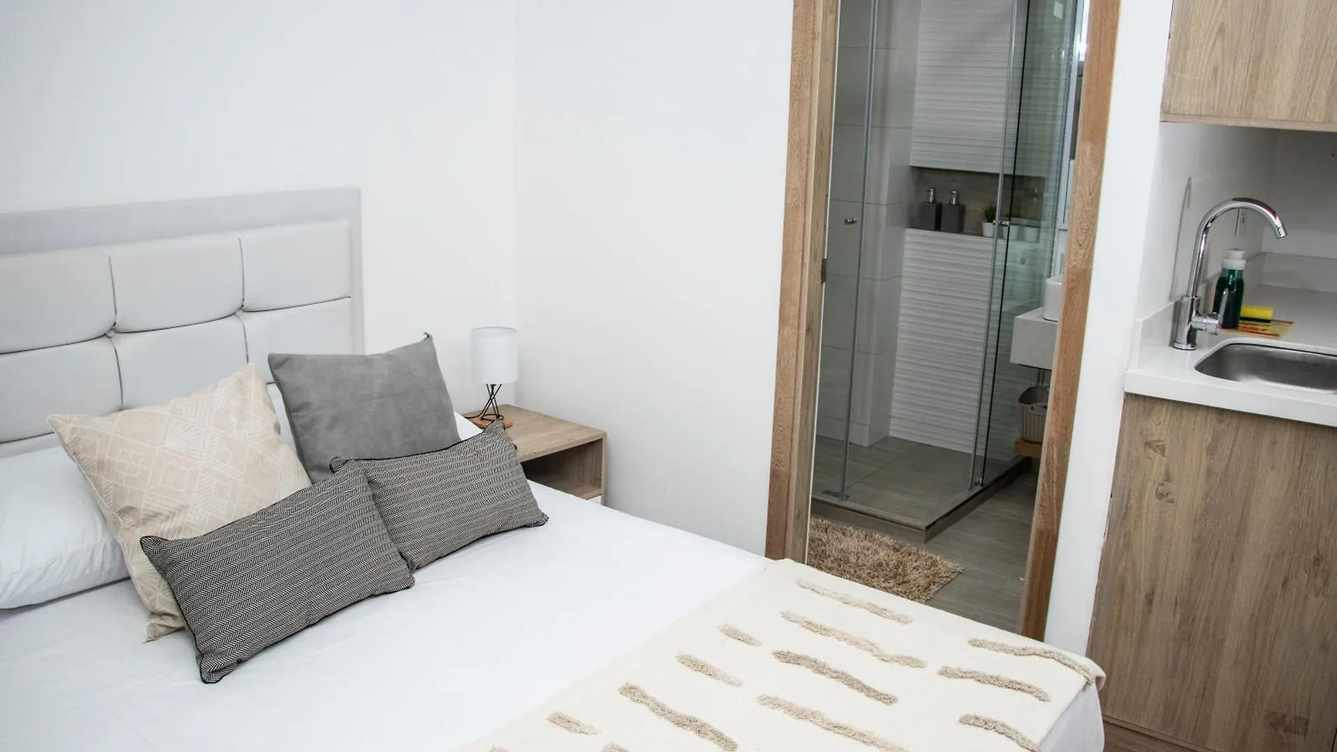 Zenia 70 Living & Suites Medellín 0*,  Colombia